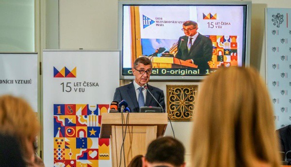 Konference 15 let v EU se zúčastnili premiér Andrej Babiš, eurokomisařka Věra Jourová a ministr zahraničí Tomáš Petříček