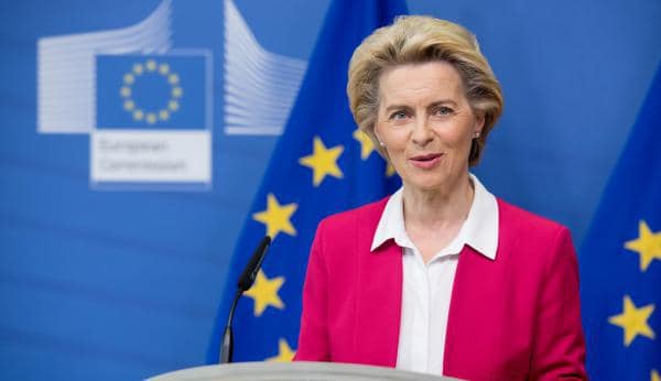 Předsedkyně Evropské komise Ulrike von der Leyenová při představení Nového migračního paktu. 