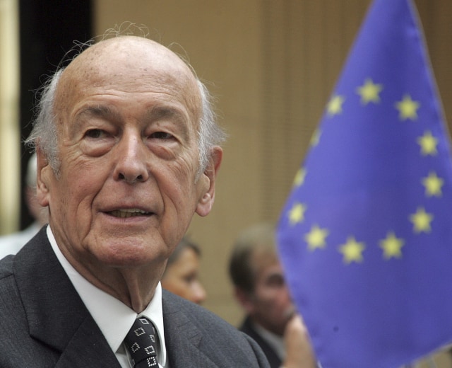 Přečtete si více ze článku Giscardu d’Estaingovi vzdávají hold i evropští politici