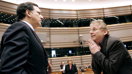 French European Parliamentarian Daniel Cohn Bendit, right, gestures while speaking with European Commission President Jose Manuel Barroso during a plenary session at the European Parliament, Wednesday March 28, 2007. Barroso was at the parliament on Wednesday to follow up on the Berlin summit which took place over the weekend. (AP Photo/Virginia Mayo) 