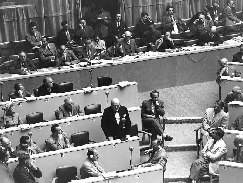 Řeč Winstona Churchilla na prvním zasedání Rady Evropy 17. října 1949, které se konalo v posluchárně university ve Štrasburgu.