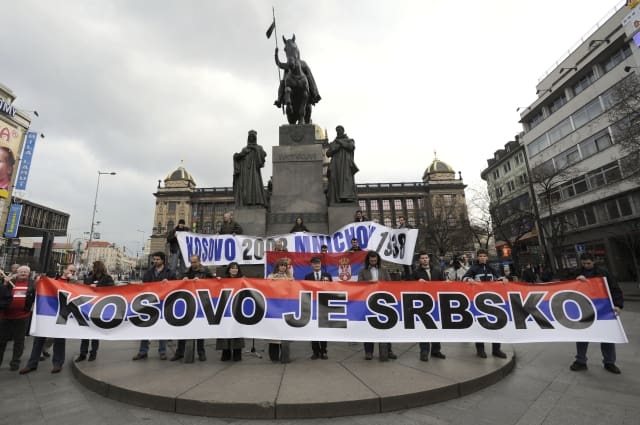 Demonstrace odpůrců odtržení Kosova od Srbska se uskutečnila 4. dubna 2008 na Václavském náměstí v Praze.