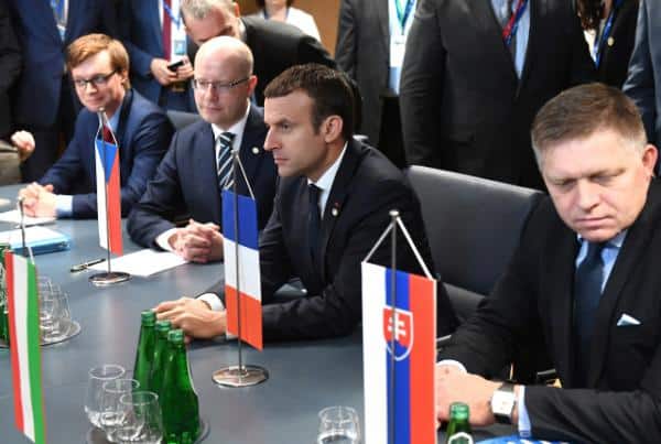 Schůzka V4 s francouzským prezidentem
