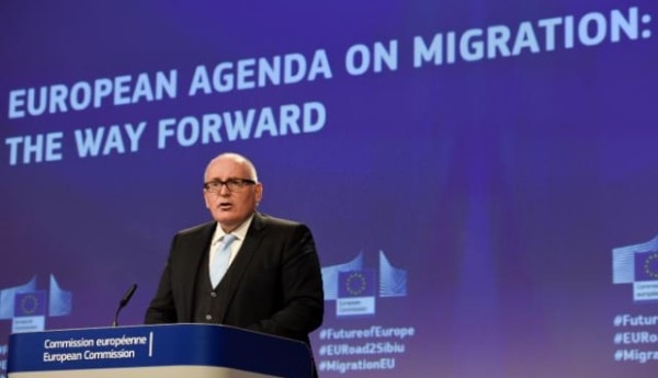 Přerozdělování uprchlíků v EU by mohlo být povinné jen v případě krize