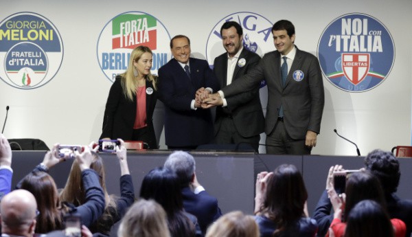 V italských parlamentních volbách triumfovaly antisystémové strany.
