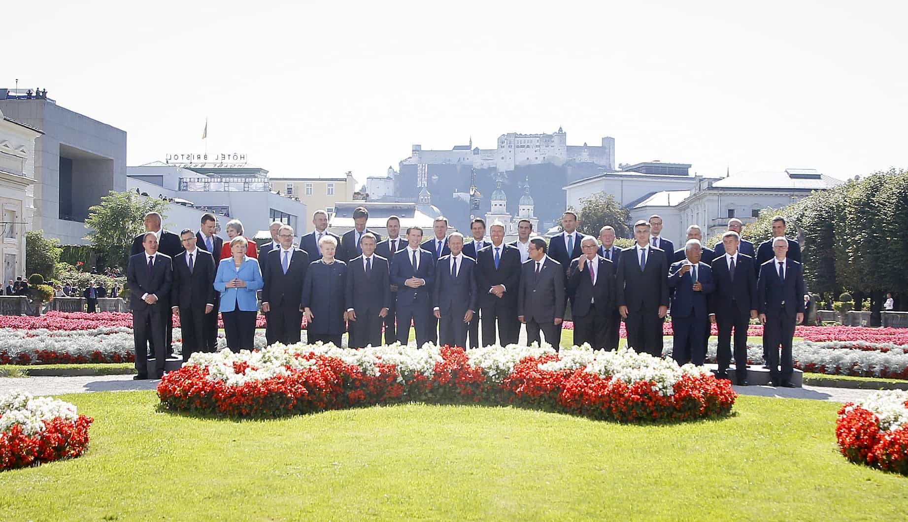Lídři unijních zemí během summitu v Salzburku