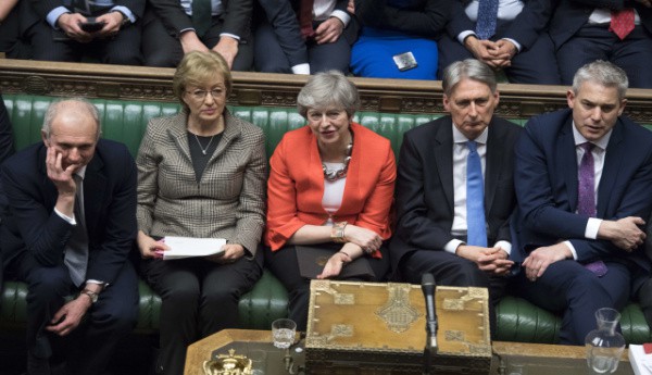 Britští poslanci v úterý odmítli dohodu o brexitu