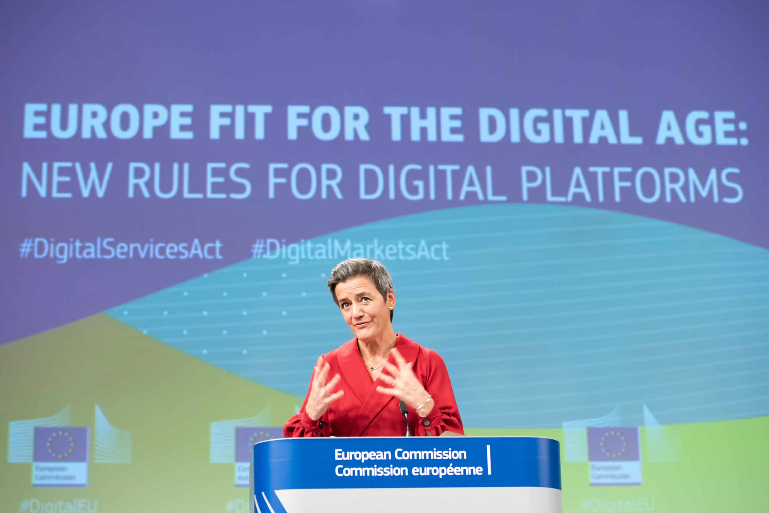 Komisařka Margrethe Vestagerová při představení digitálního balíčku v prosinci 2020.