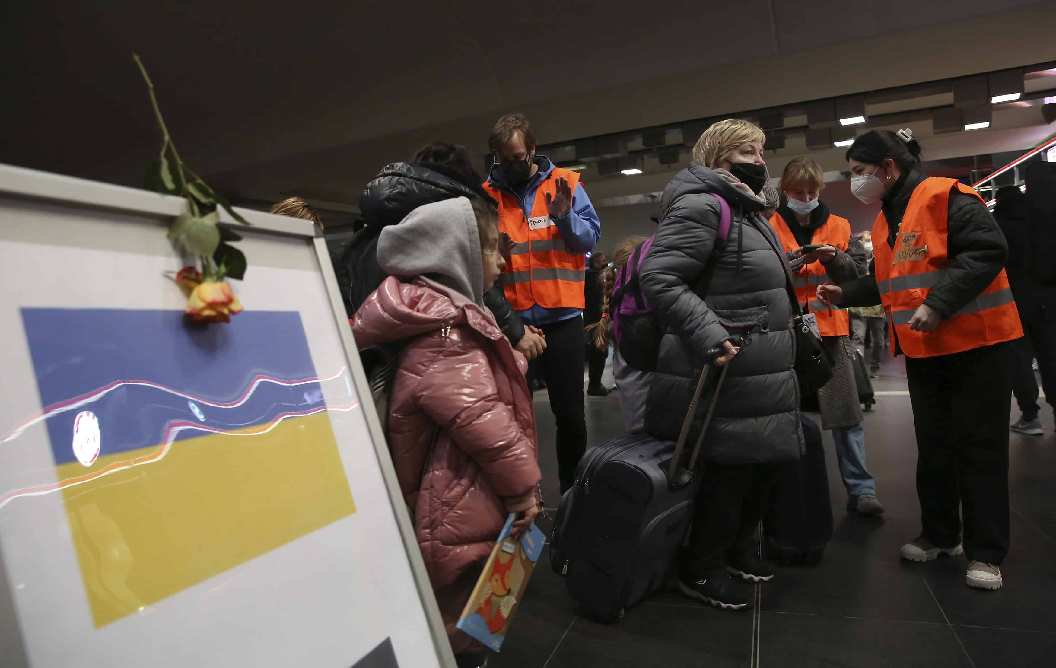 Uprchlíci z Ukrajiny na berlínském nádraží