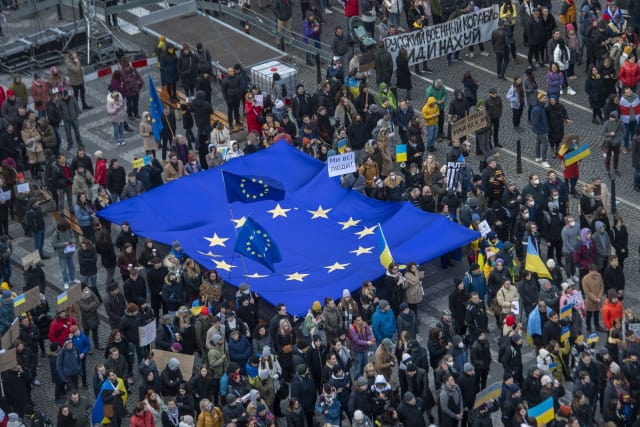 Přečtete si více ze článku Evropští občané protestují proti ruské agresi na Ukrajině