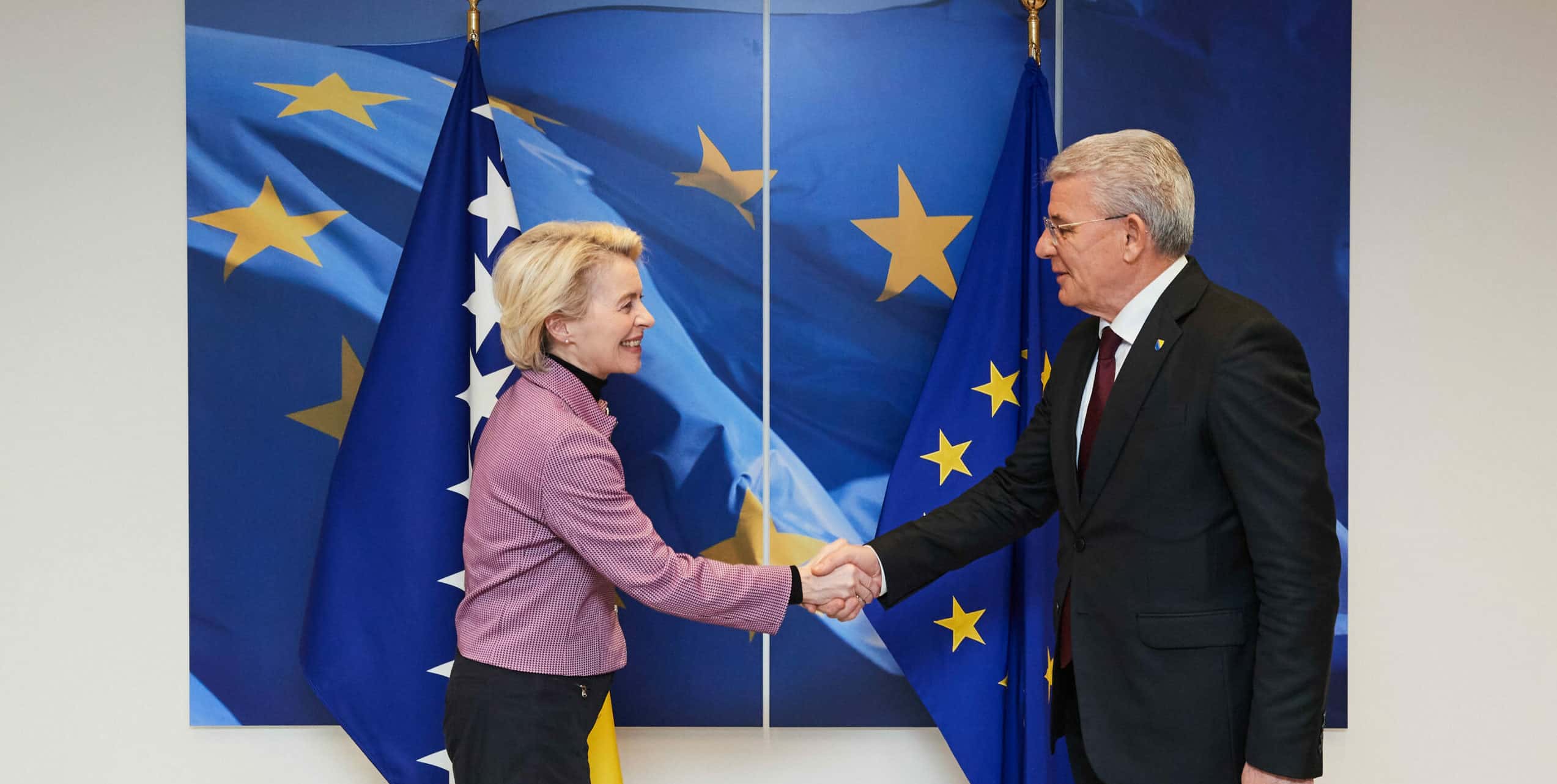 Přečtete si více ze článku Evropská komise vydala zprávu o stavu integrace západního Balkánu a doporučila status kandidátské země pro Bosnu a Hercegovinu