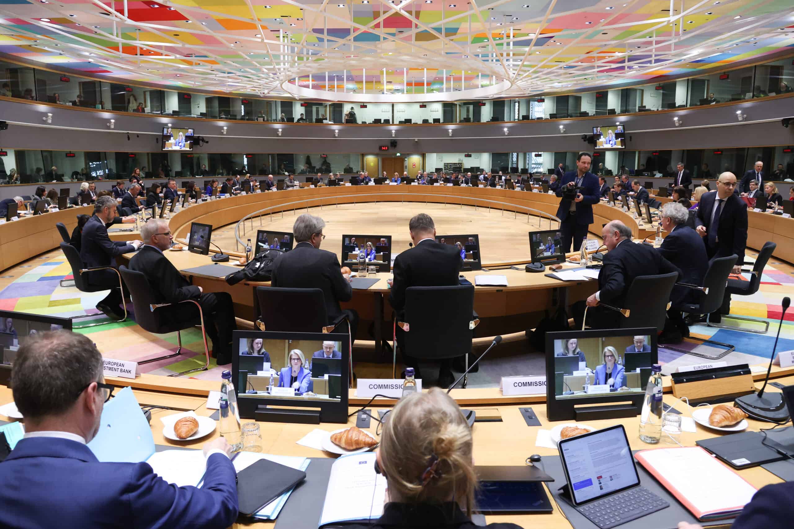 Přečtete si více ze článku Ministři financí zemí EU diskutovali o dopadech ruské agrese proti Ukrajině a nových fiskálních pravidlech pro členské státy