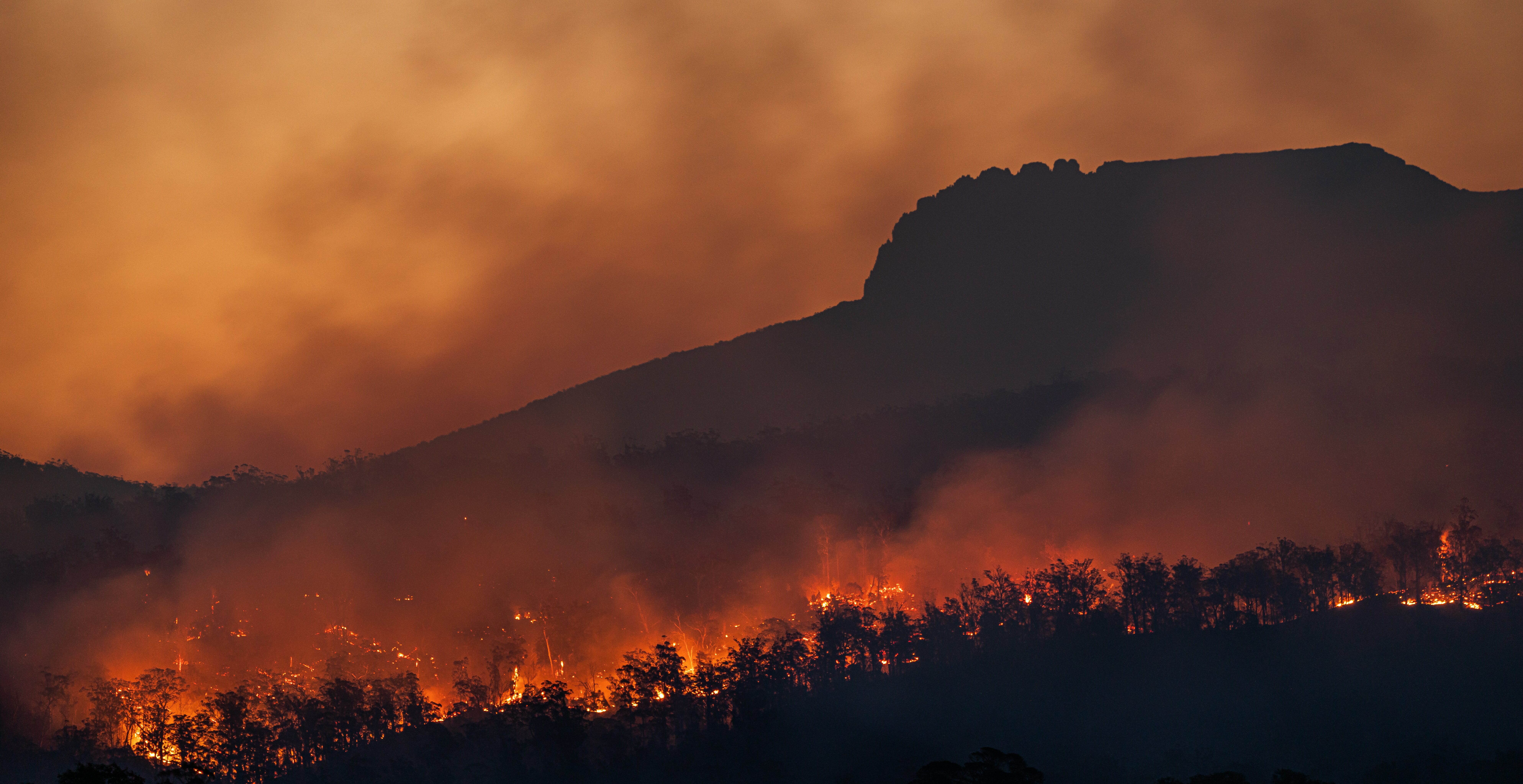 Přečtete si více ze článku Řecko se třetím dnem potýká s lesními požáry, země EU posílají pomoc